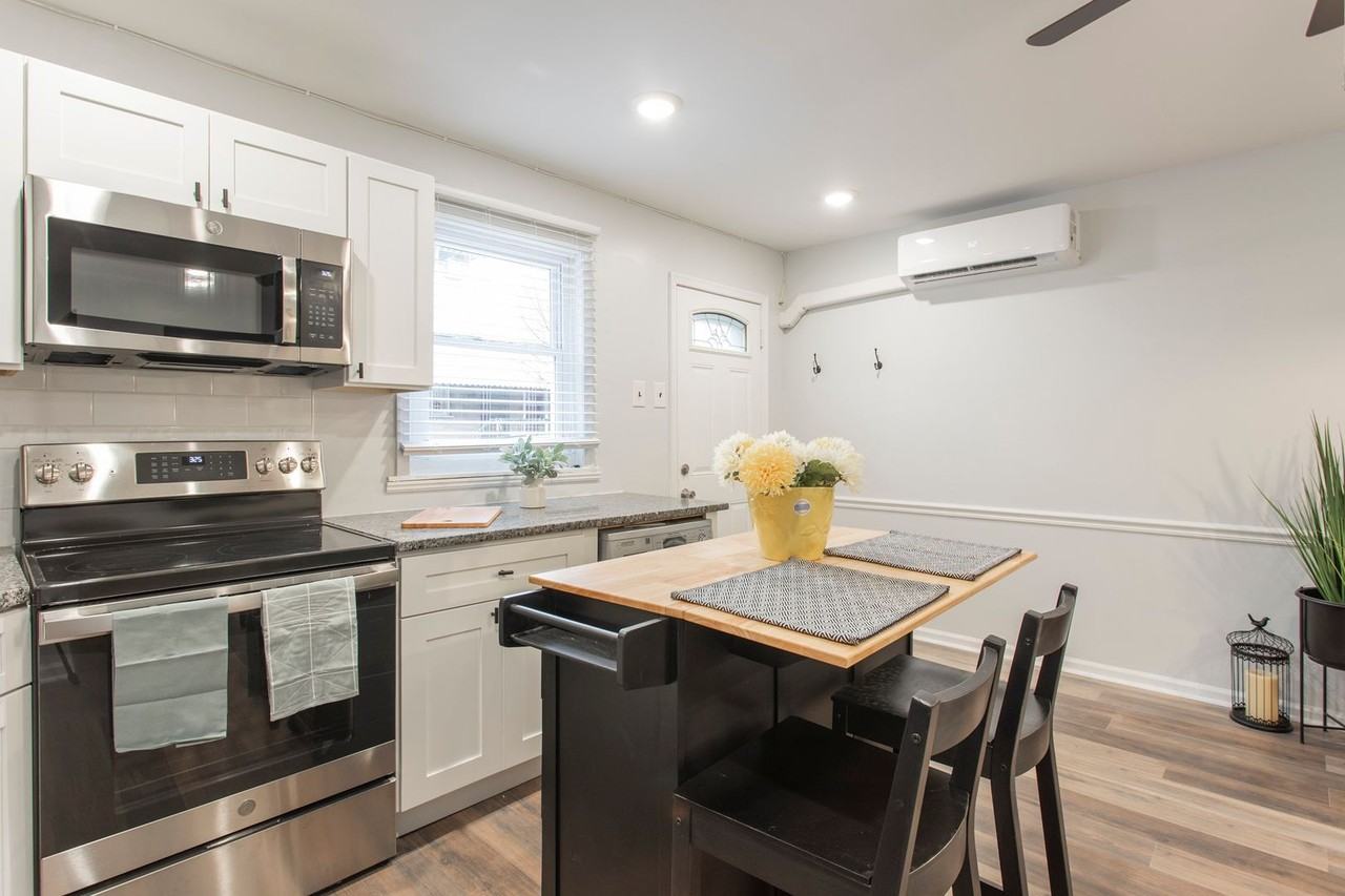 1525 S 12th St #R - Photo 6 of 10