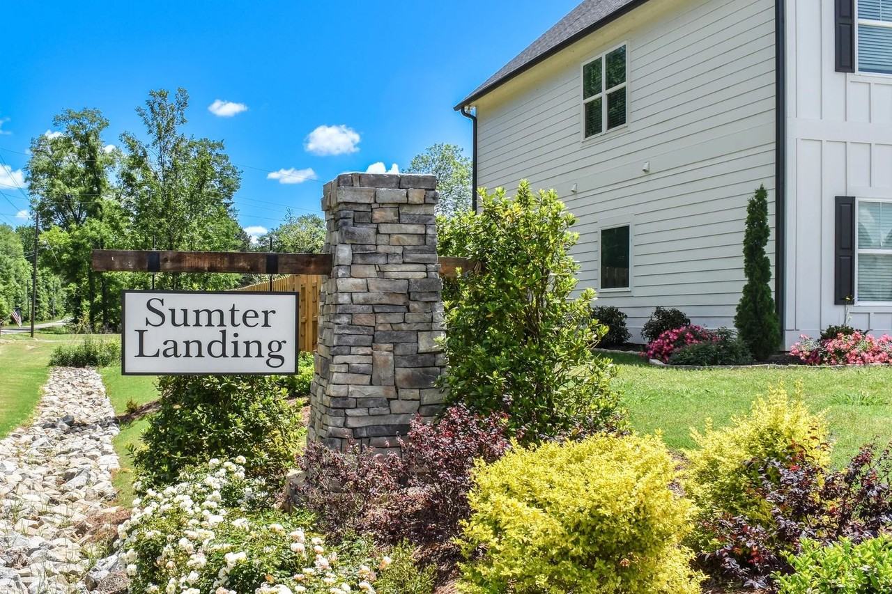 469 Avondale Ln - Photo 3 of 42