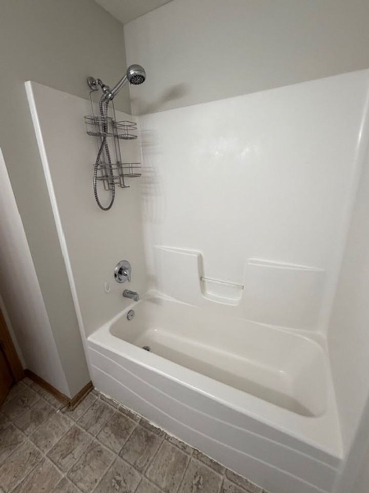 1661 Sw 27th St - Photo 6 of 17