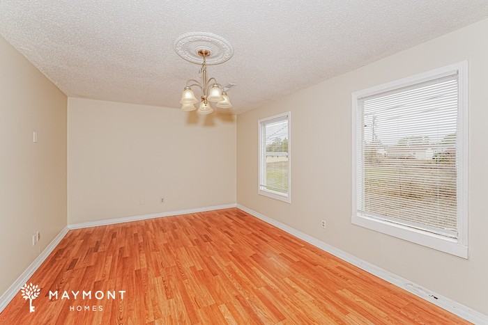 732 Spring St - Photo 5 of 15