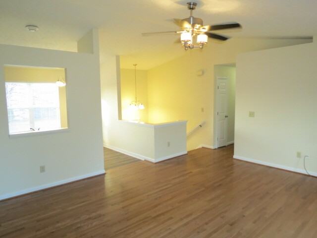 4018 Cailin Dr - Photo 3 of 20