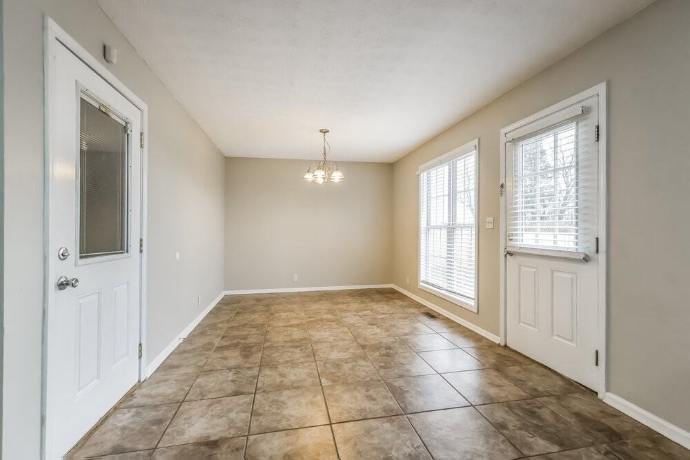 90 Hillwood Dr - Photo 5 of 16