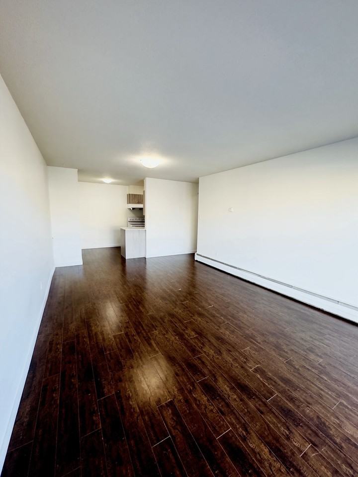 15158 Royal Ave - Photo 5 of 10