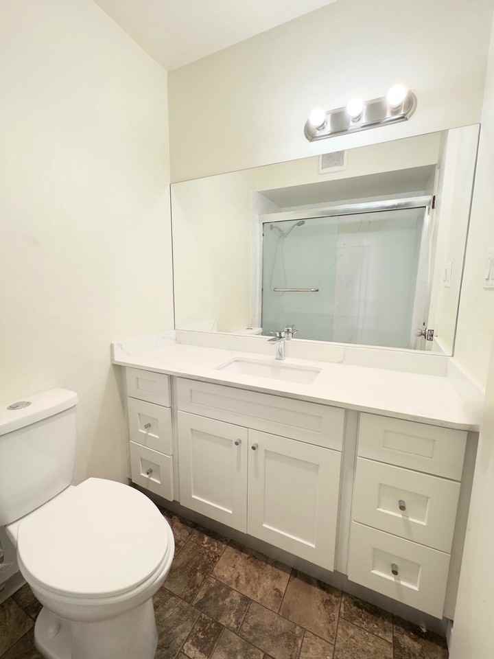 15158 Royal Ave - Photo 7 of 10