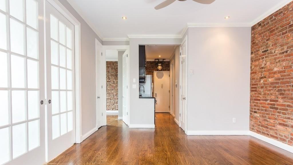 E 3rd St #5B - Photo 4 of 9