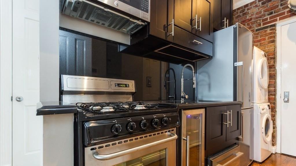 E 3rd St #5B - Photo 6 of 9