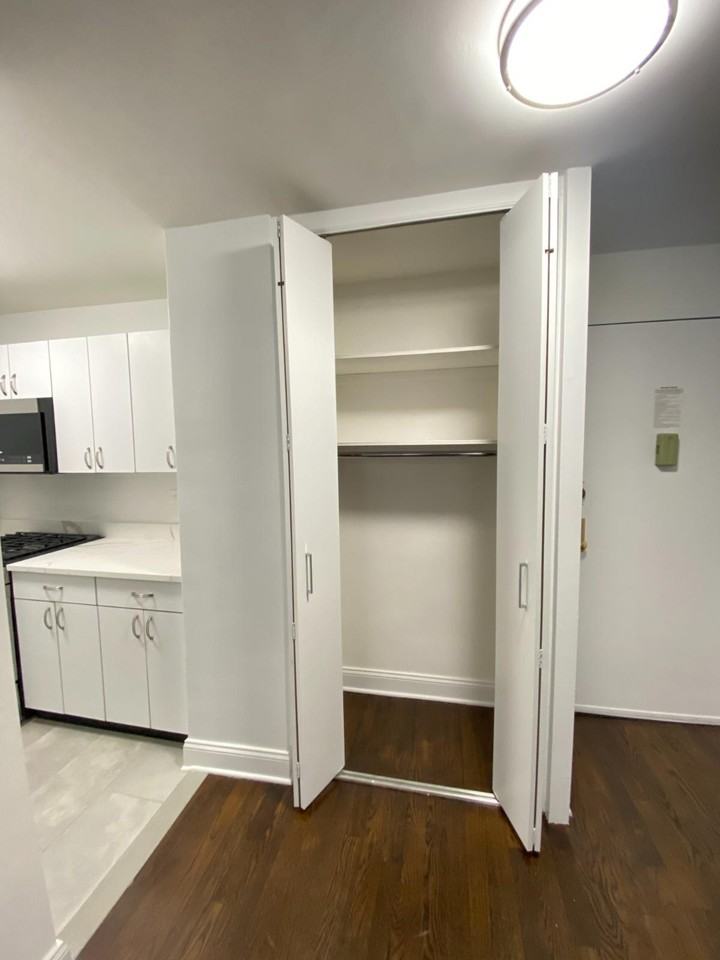 5th Ave #2P - Photo 5 of 9