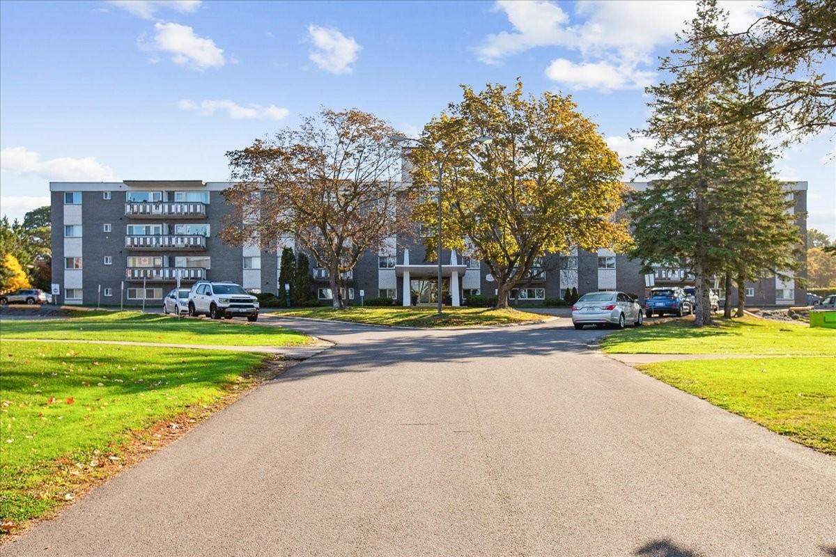 Ruscio Villa Apartments - Photo 3 of 25