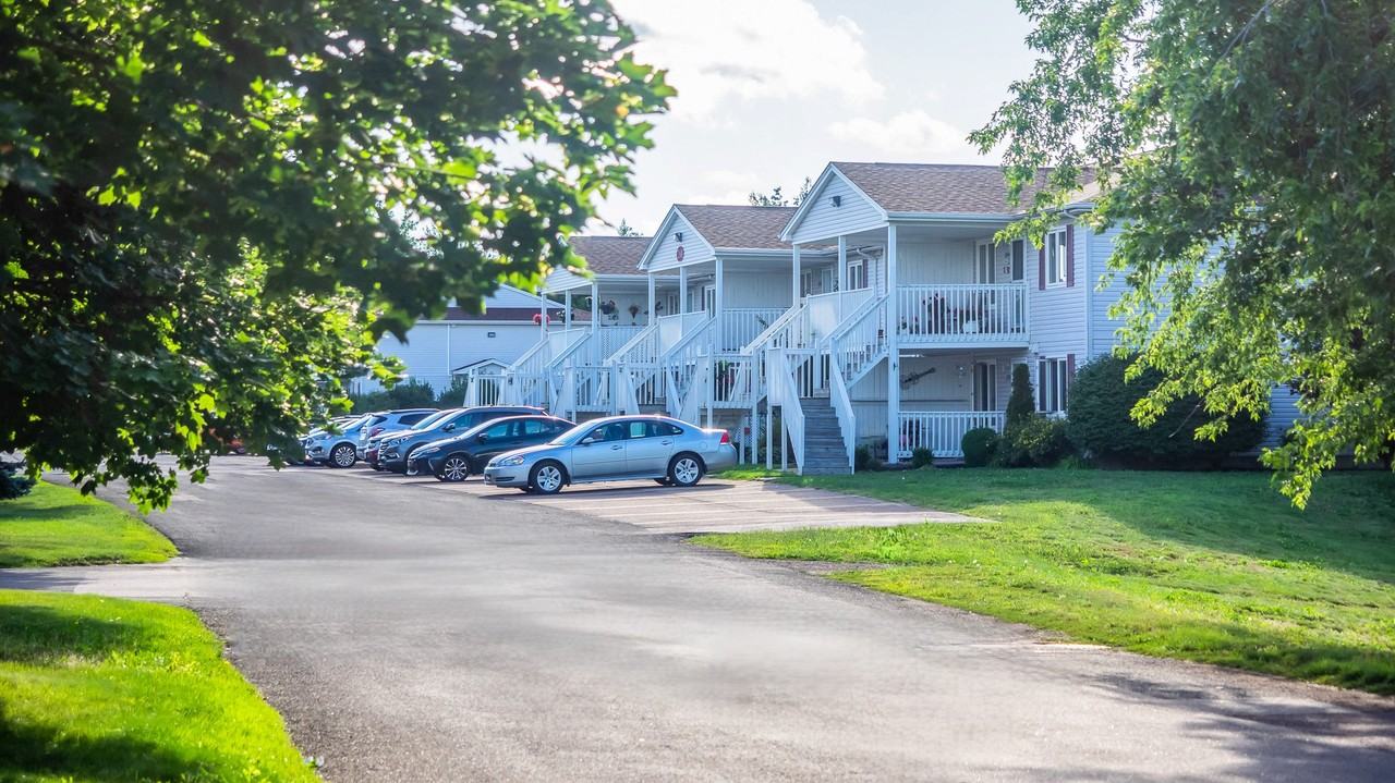 Mapleton Village Apartments - Photo 5 of 20