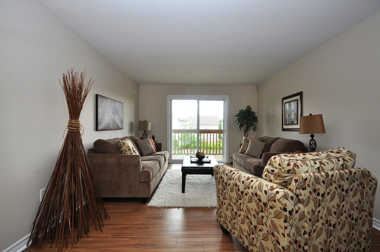 634 Parkland Drive - Photo 2 of 50