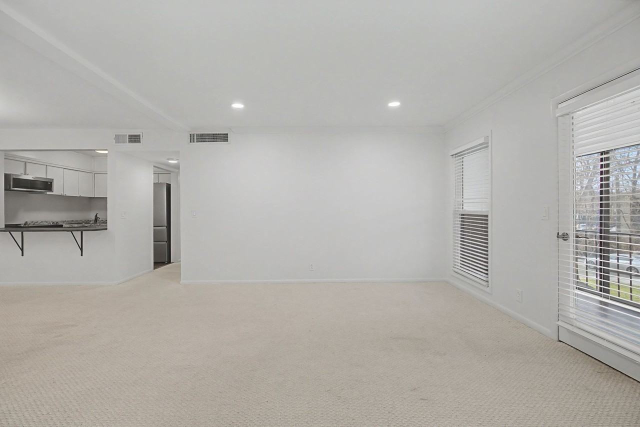 116 Harding Place A8 - 1 #1 - Photo 5 of 23