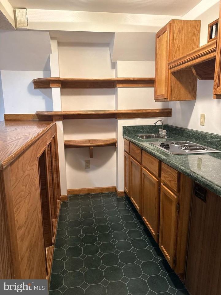 8 Westchester Court - Photo 7 of 14