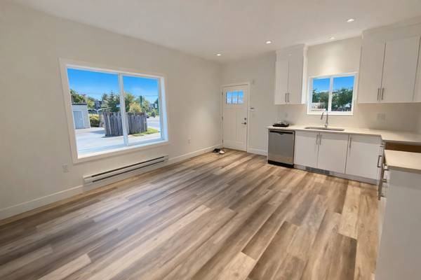 5851 Rupert Street - Photo 3 of 9