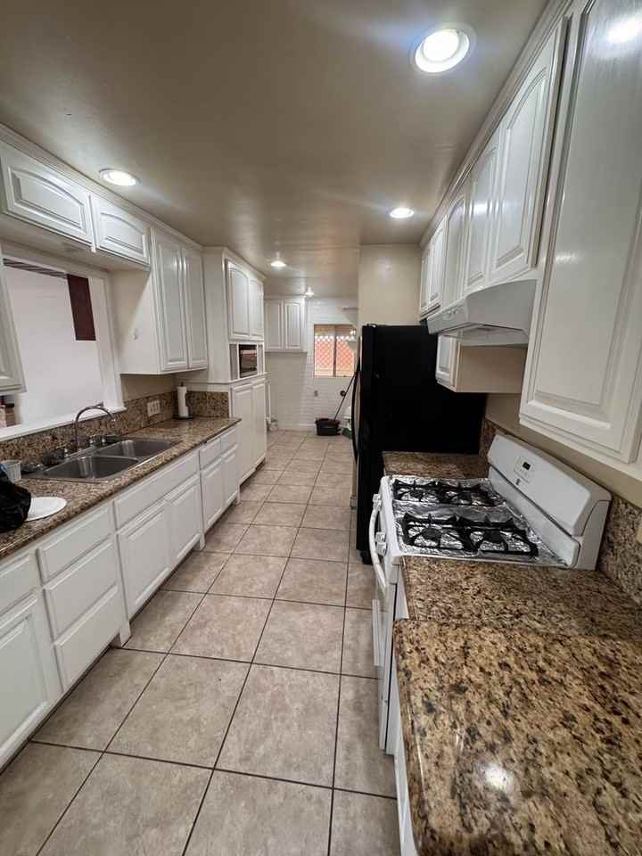 1308 Water St - Photo 2 of 14