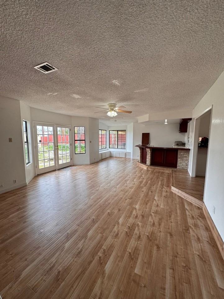 1308 Water St - Photo 7 of 14