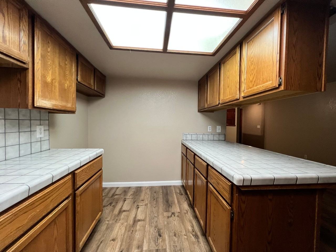 1688 University Ave - Photo 5 of 28