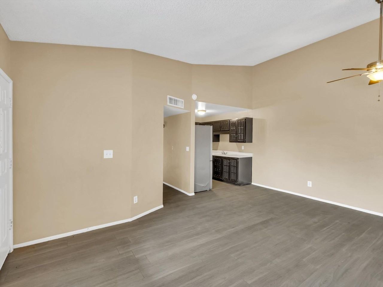 3645 N 69th Ave #30 - Photo 7 of 22