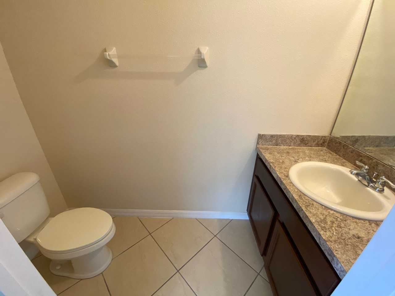 3528 Saxony Ln - Photo 4 of 32