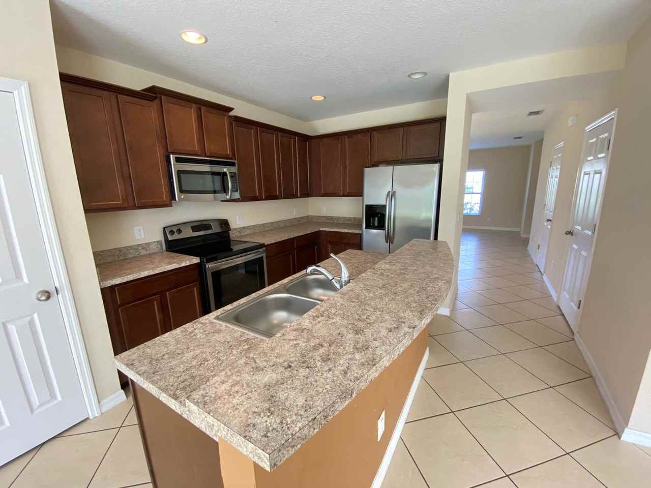 3528 Saxony Ln - Photo 6 of 32