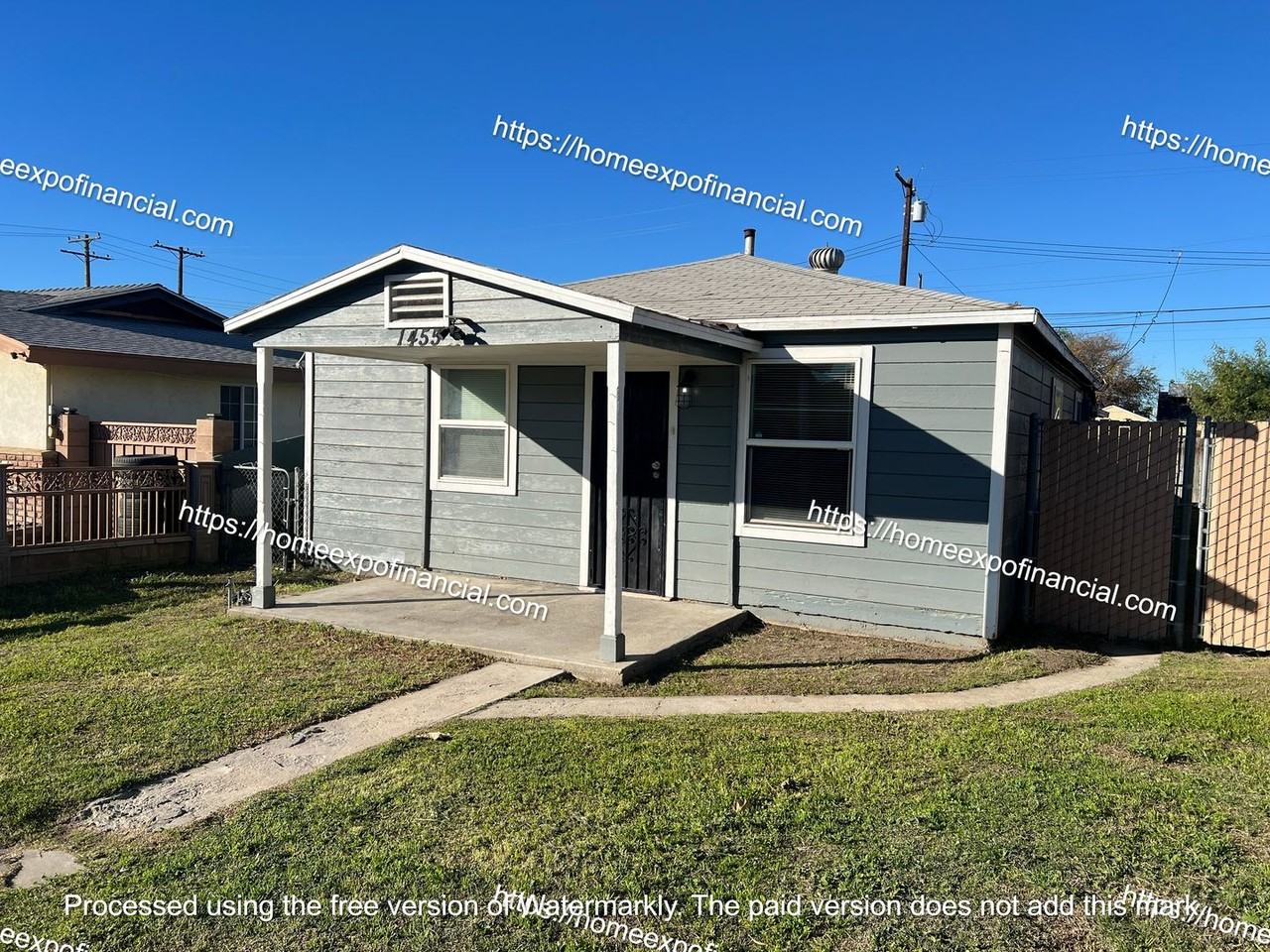 1455 Holly Ave - Photo 4 of 31