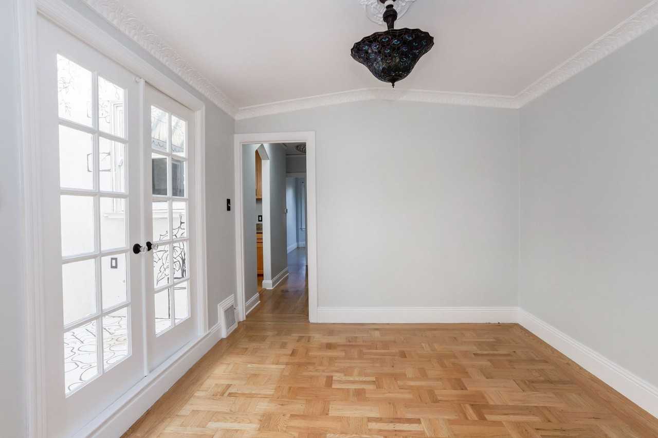 214 Cotter St - Photo 4 of 30