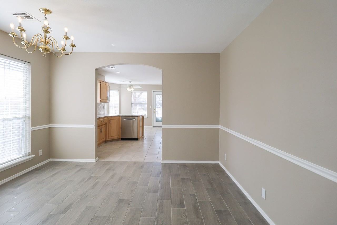 9040 E 76th St - Photo 7 of 35