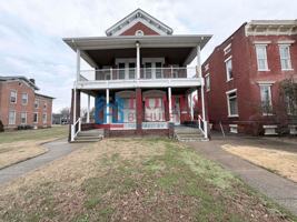 featured image of 110 E Powell Ave