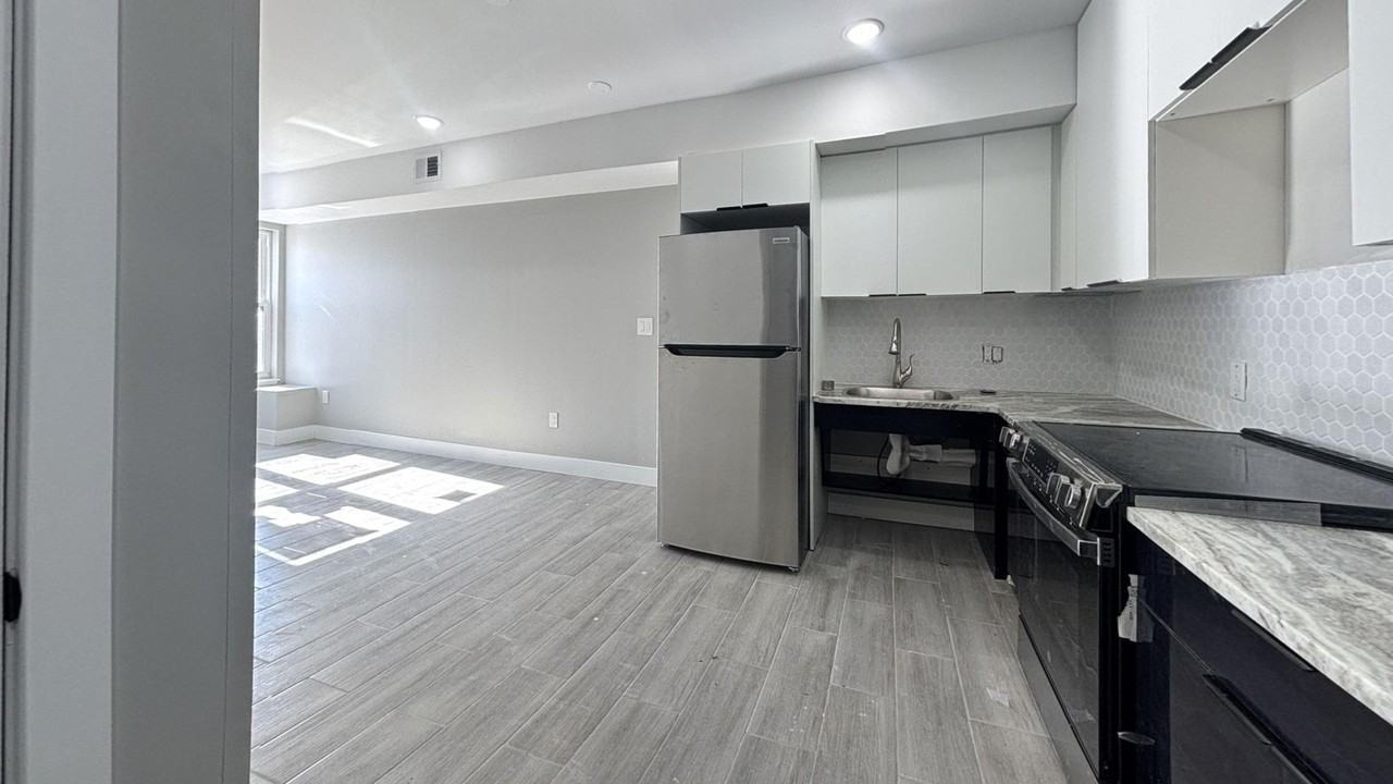 5341 Chestnut St - Photo 4 of 11