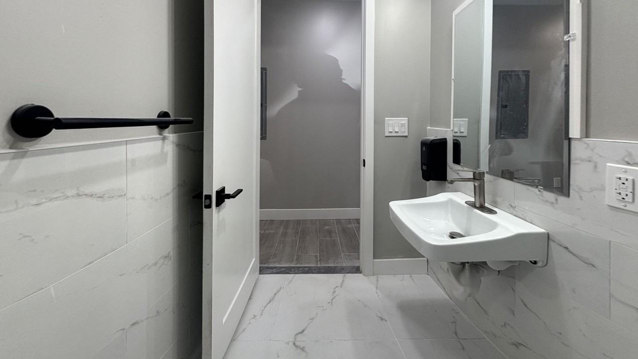 5341 Chestnut St - Photo 7 of 11