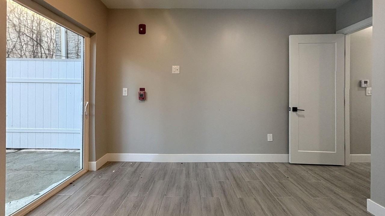 5341 Chestnut St - Photo 6 of 21