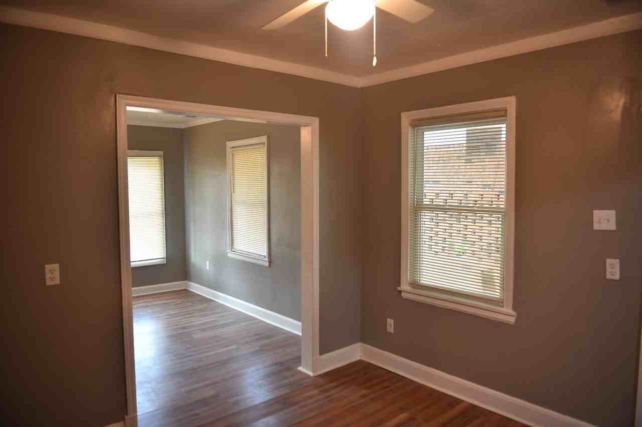 303 Fields Ave - Photo 5 of 20