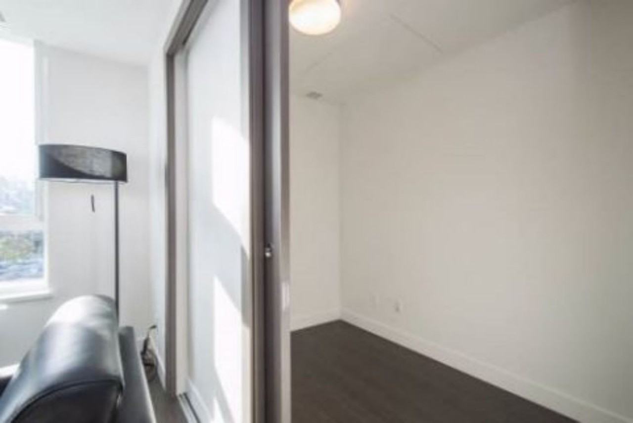 38 Smithe Street #1055 - Photo 6 of 17