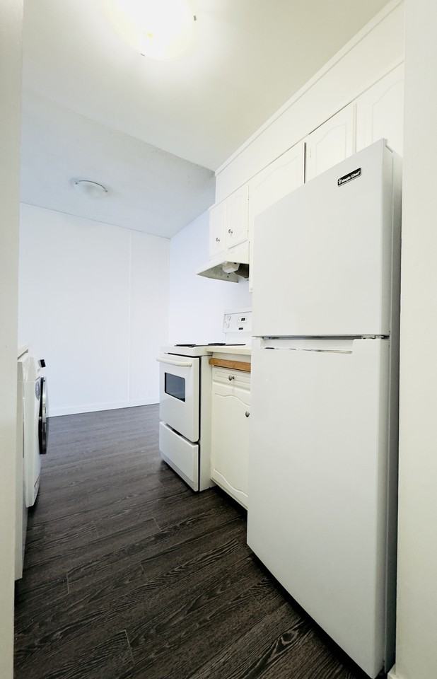 15158 Royal Ave - Photo 2 of 11