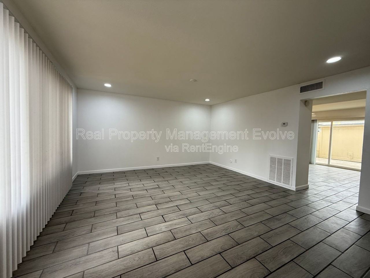 4613 S Mill Ave - Photo 5 of 31