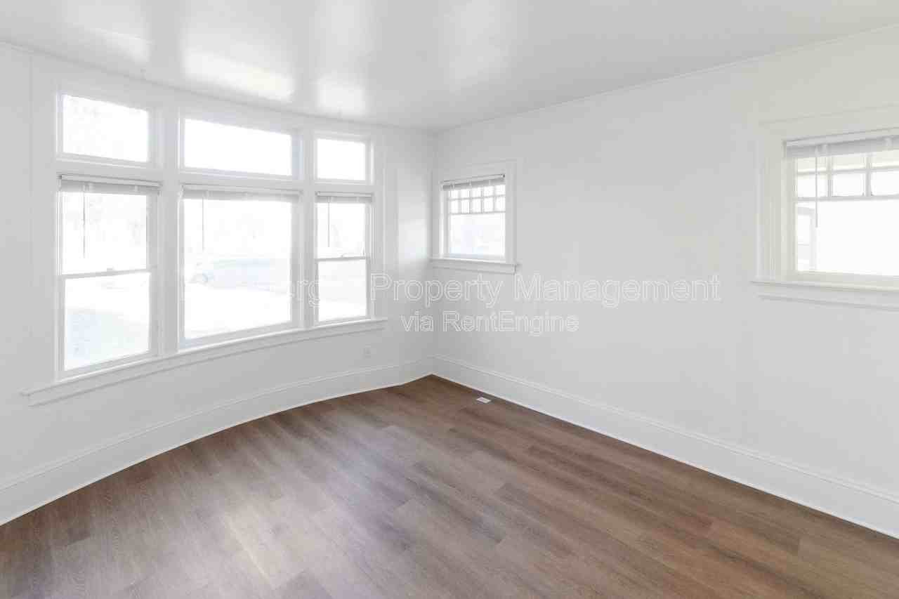 1911 W 2nd Ave #2 - Photo 6 of 18