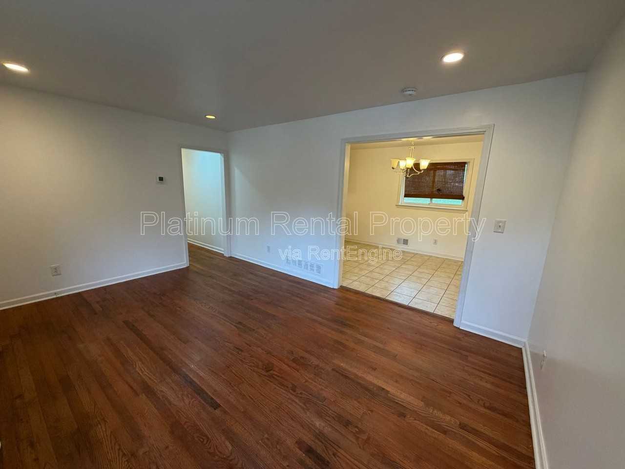 3721 Brookcrest Cir - Photo 5 of 24