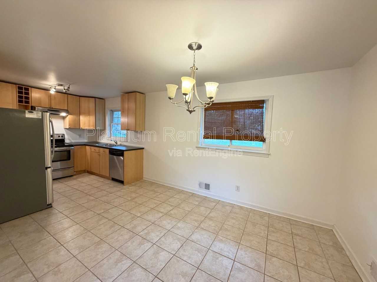 3721 Brookcrest Cir - Photo 6 of 24