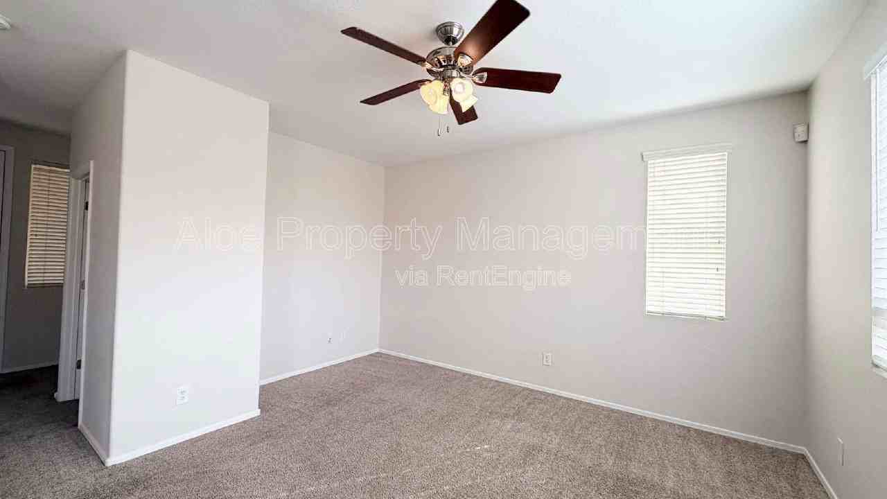 17364 N Marina Ave - Photo 6 of 20