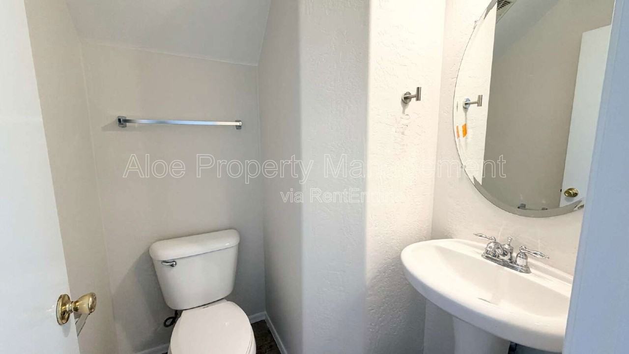 17364 N Marina Ave - Photo 7 of 20