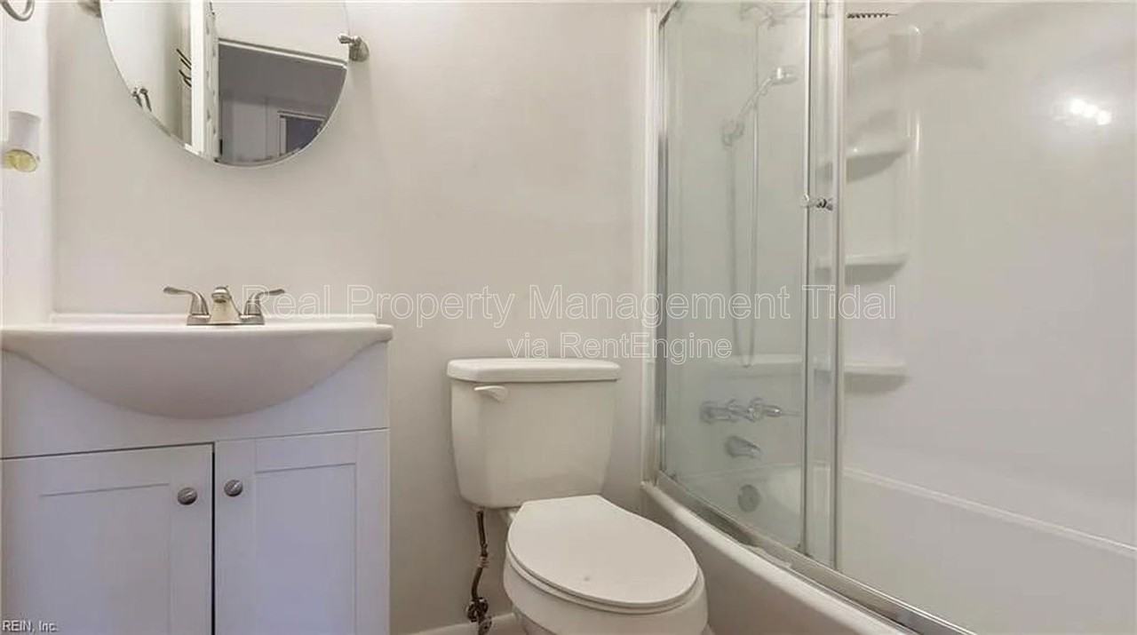 1072 Level Green Blvd - Photo 4 of 27