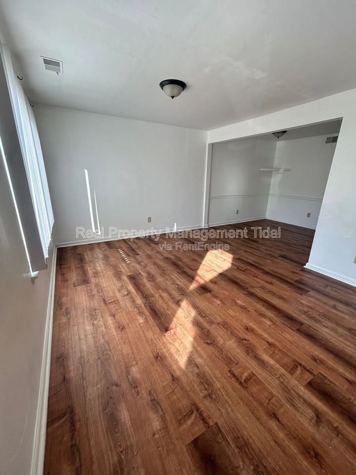 3204 Wimbledon Way - Photo 2 of 15