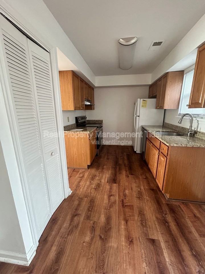 3204 Wimbledon Way - Photo 3 of 15