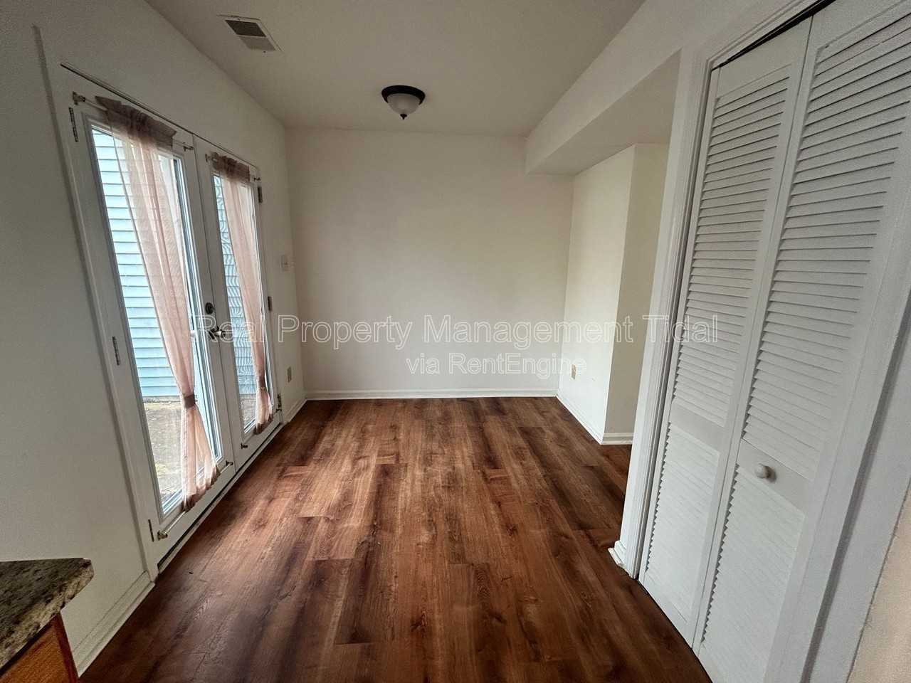 3204 Wimbledon Way - Photo 5 of 15