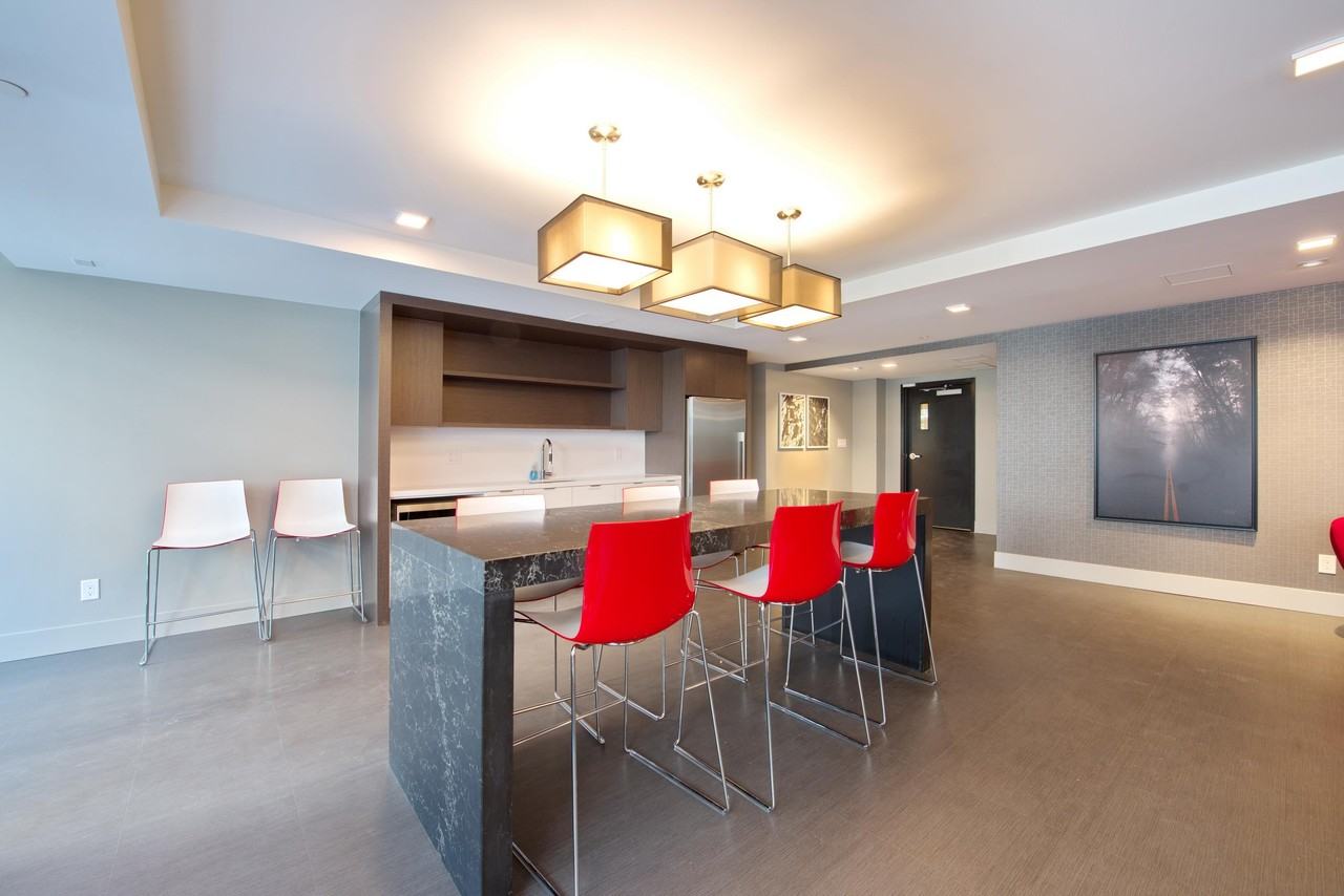 209 East 7th Avenue - Photo 6 of 9