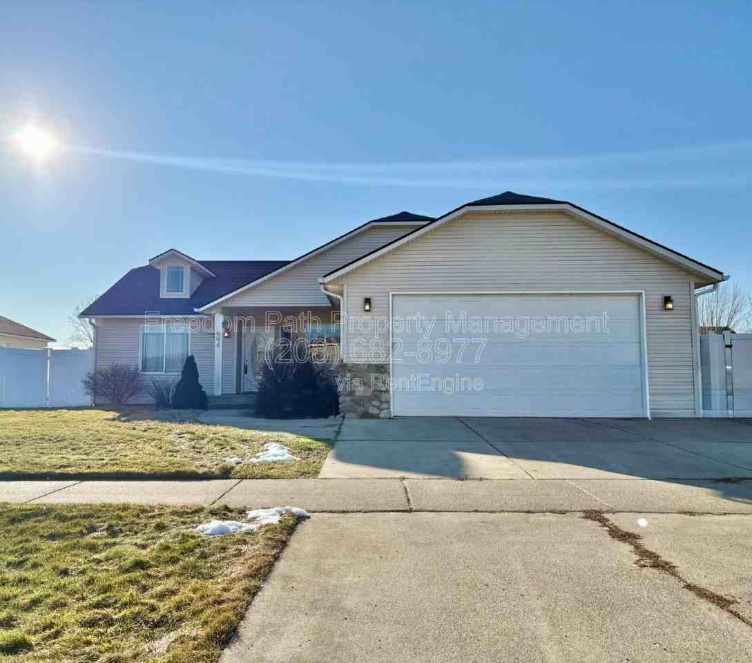 594 W Ashworth Ln - Photo 2 of 10