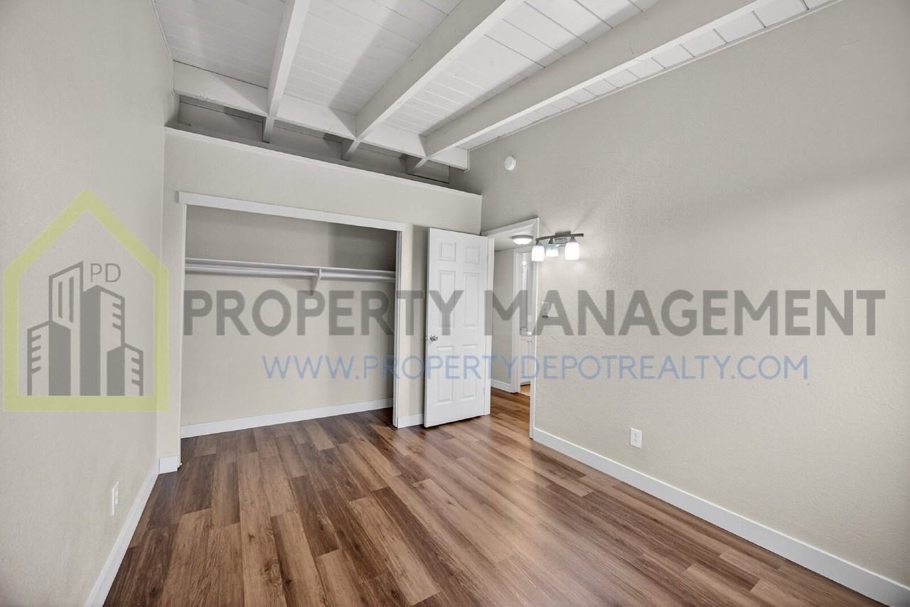 2605 Albatross Way #7 - Photo 3 of 22