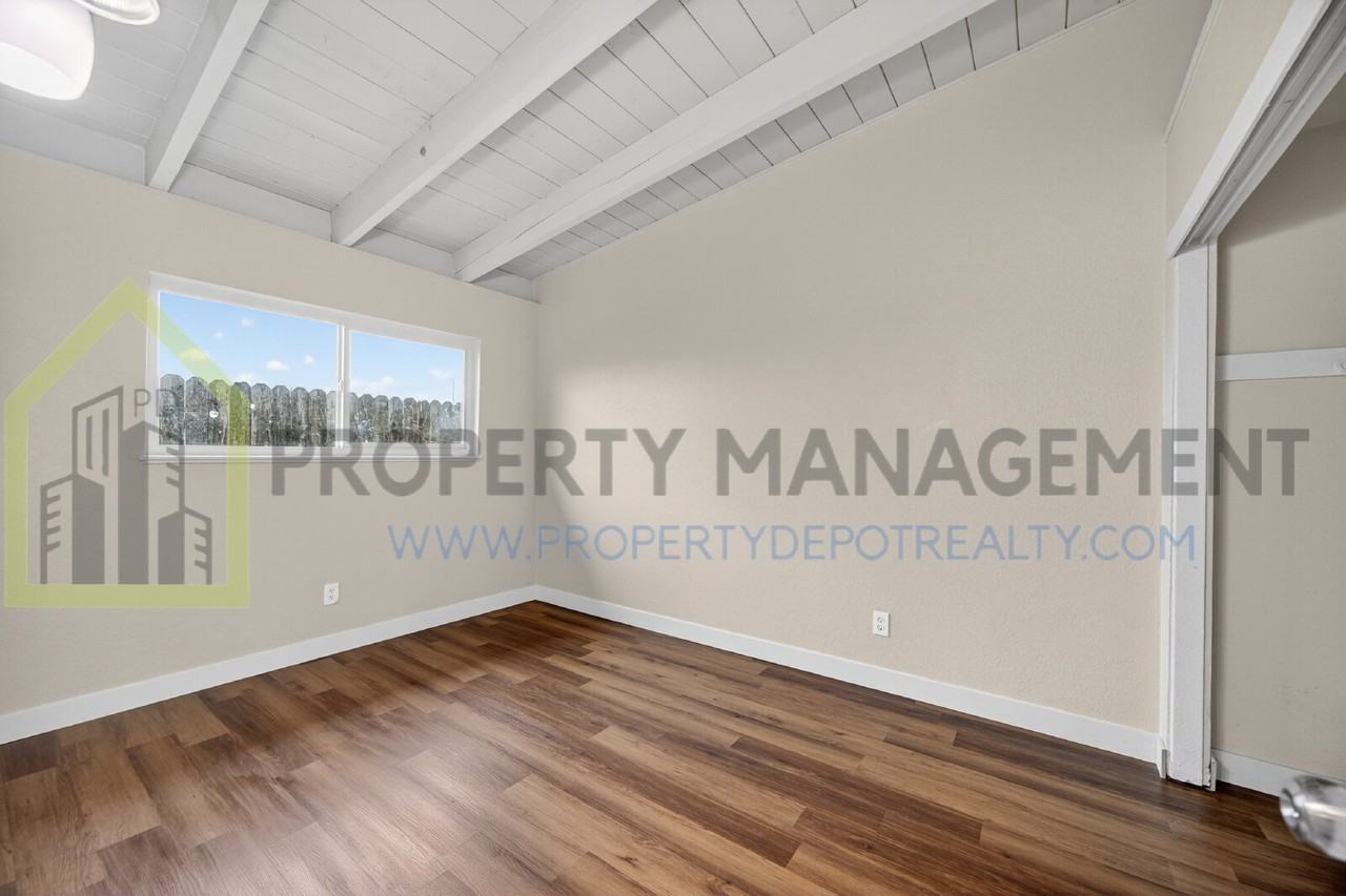 2605 Albatross Way #7 - Photo 4 of 22