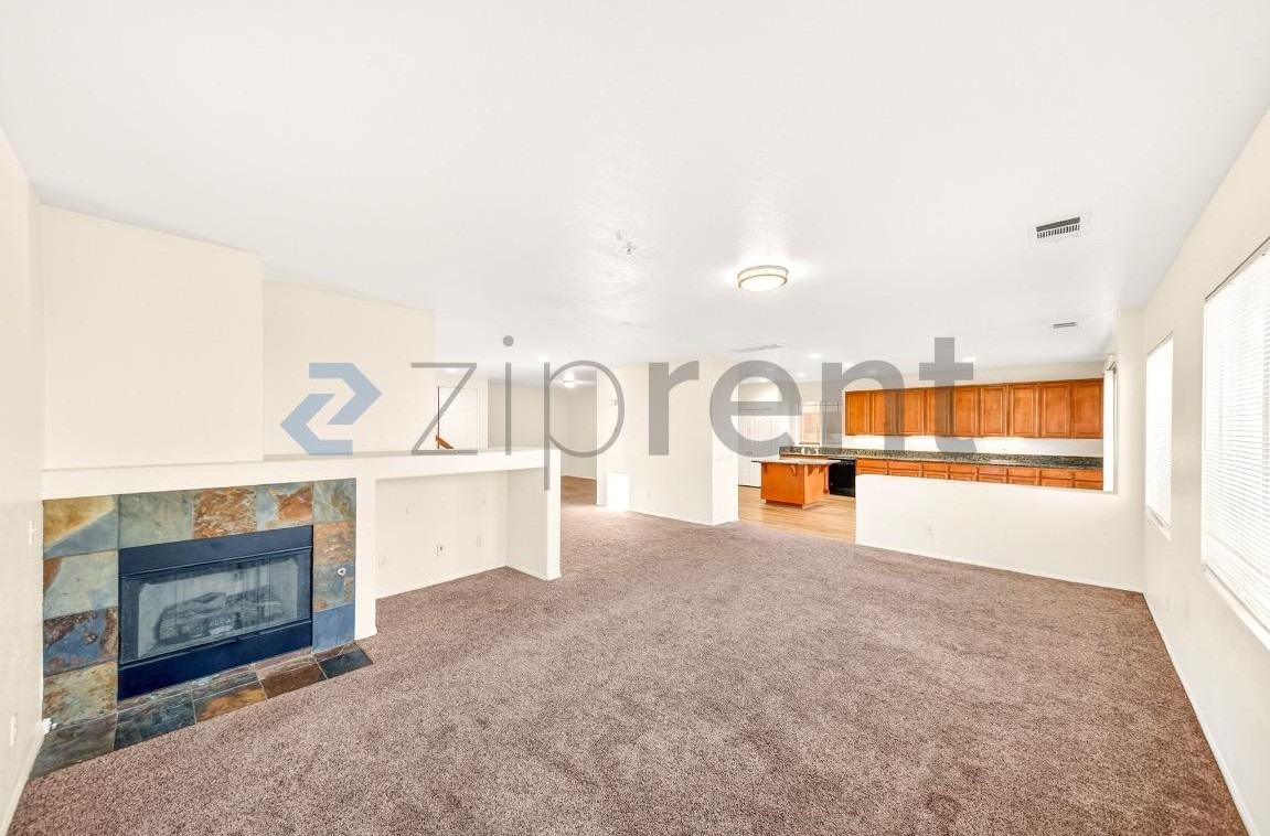 6085 Medinah St - Photo 5 of 32