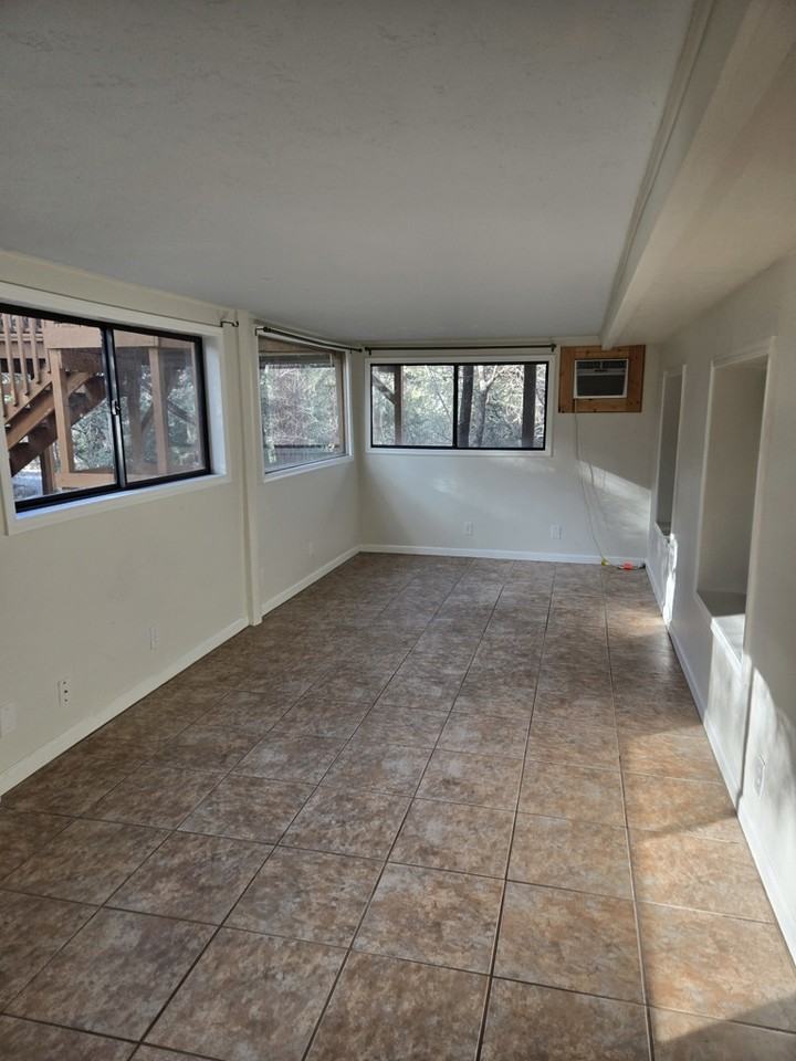 1205 W Sylvan Dr #2A - Photo 3 of 12