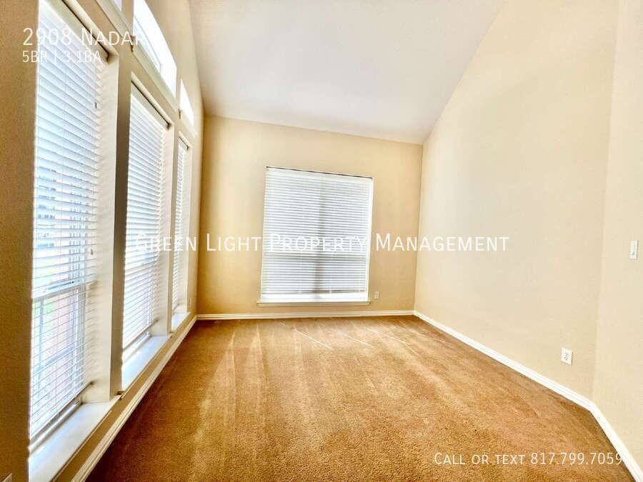 2908 Nadar - Photo 4 of 33